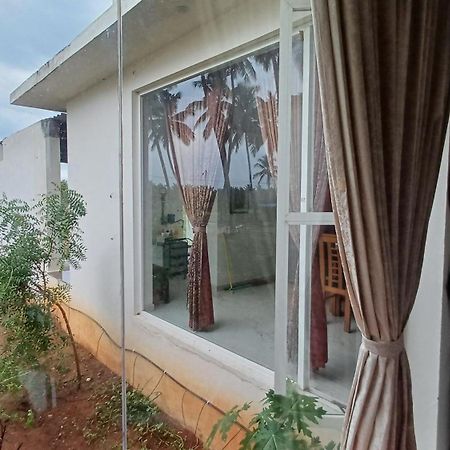 Shi'S Unique & Private 180 Degree Glass House In Pollāchi Extérieur photo