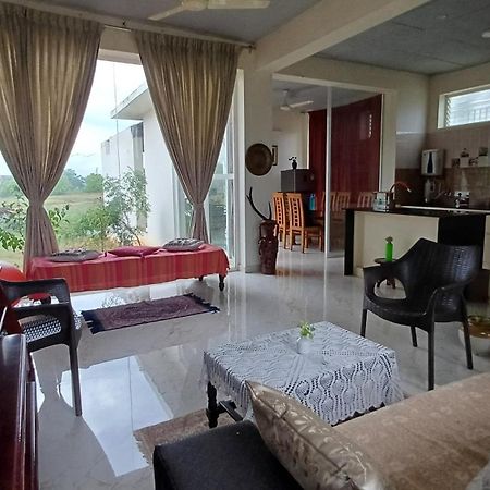 Shi'S Unique & Private 180 Degree Glass House In Pollāchi Extérieur photo