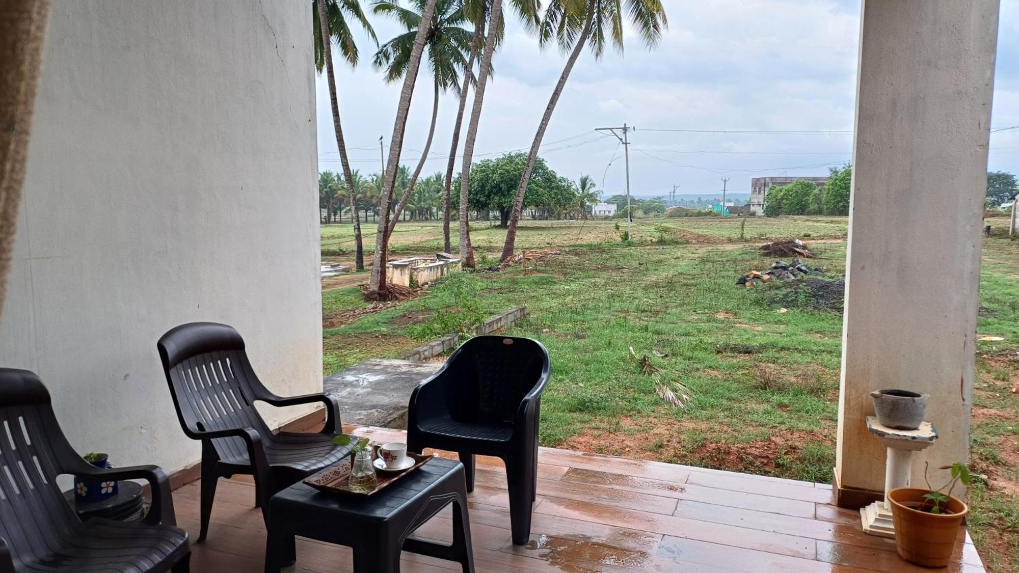 Shi'S Unique & Private 180 Degree Glass House In Pollāchi Extérieur photo