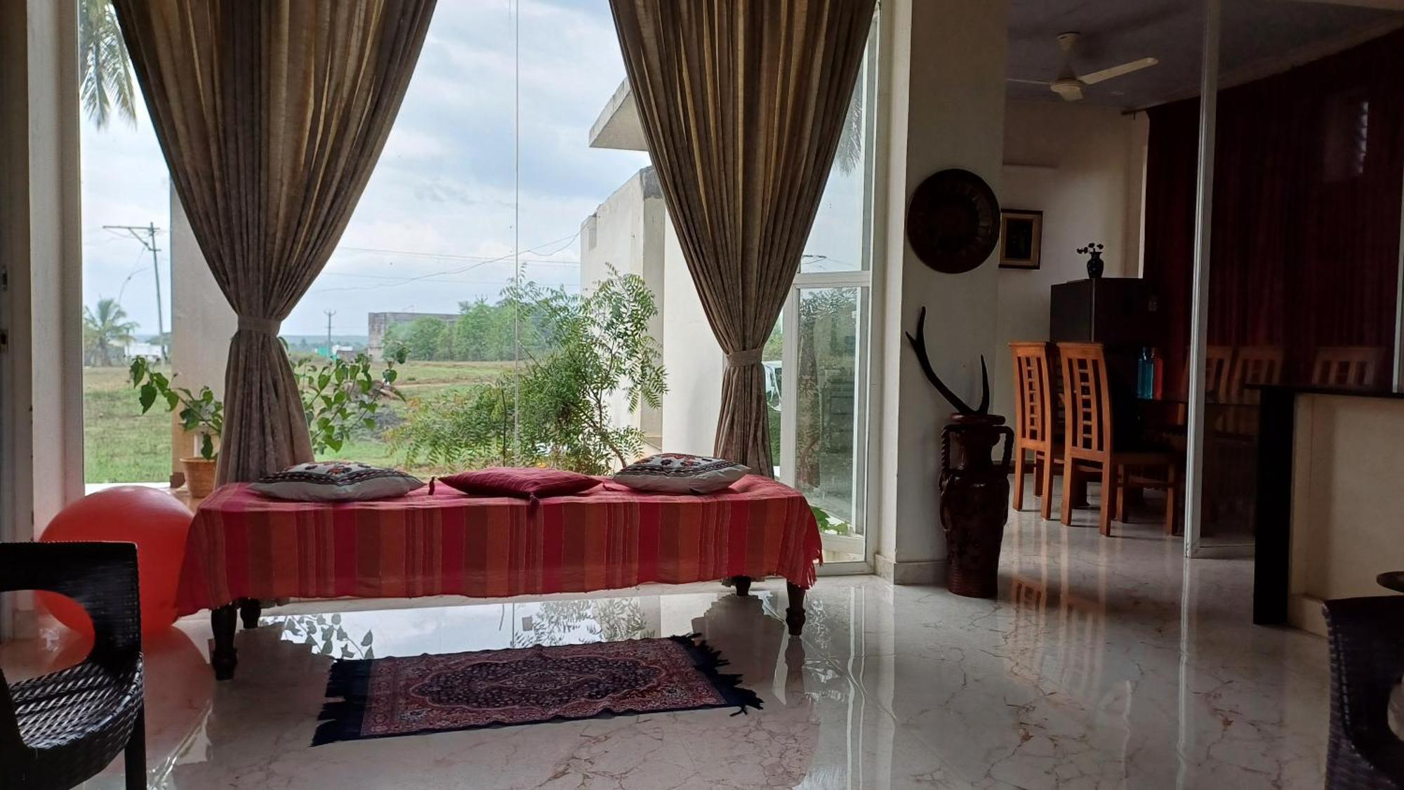 Shi'S Unique & Private 180 Degree Glass House In Pollāchi Extérieur photo