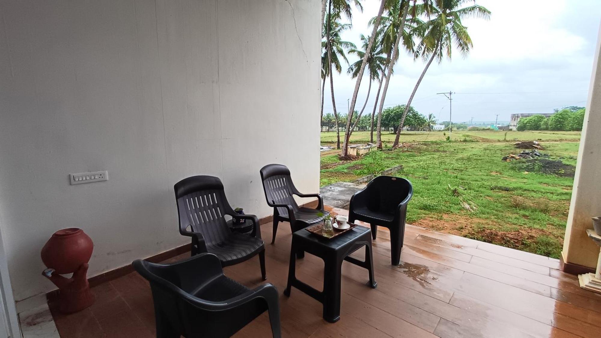 Shi'S Unique & Private 180 Degree Glass House In Pollāchi Extérieur photo